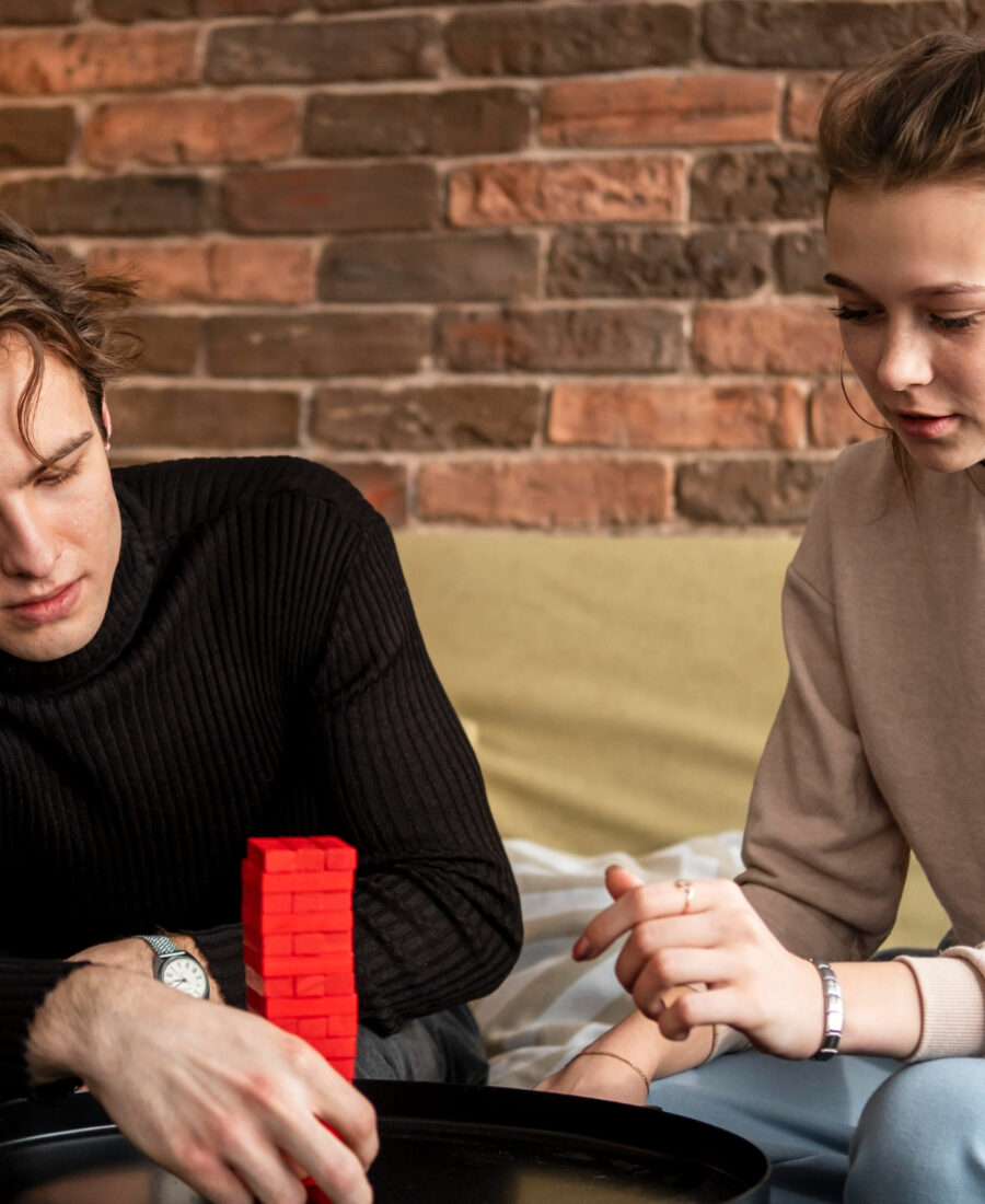 Controlling Behavior in Relationships: Red Flags You Should Not Ignore
